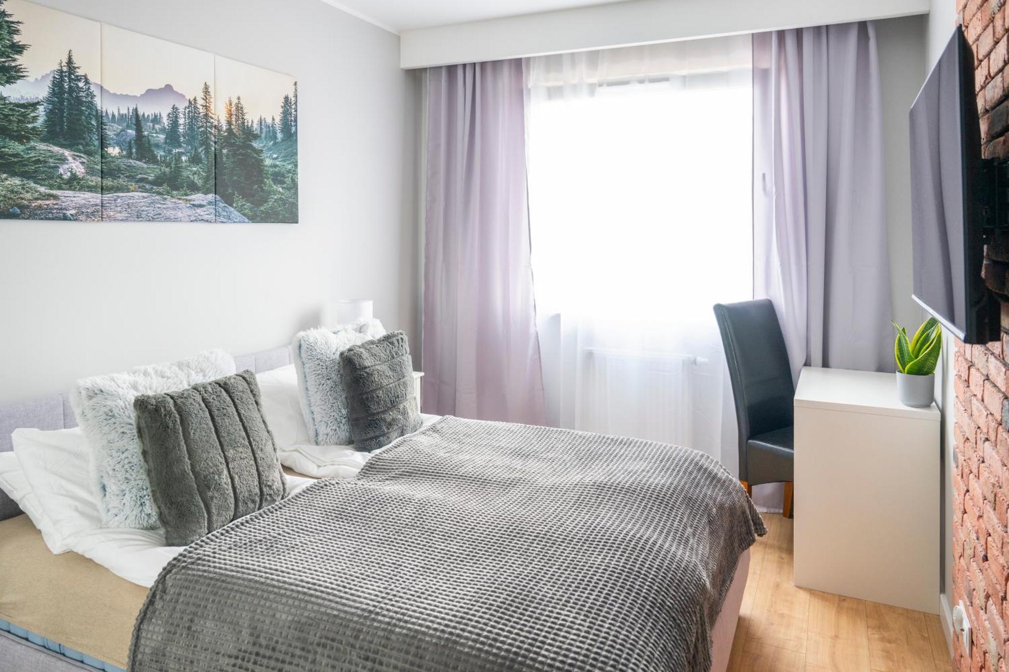 Apartamenty Deluxe กดัญสก์ ภายนอก รูปภาพ