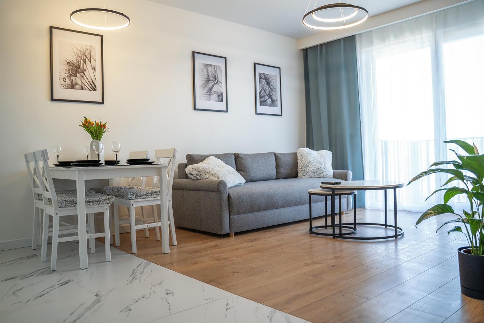 Apartamenty Deluxe กดัญสก์ ภายนอก รูปภาพ