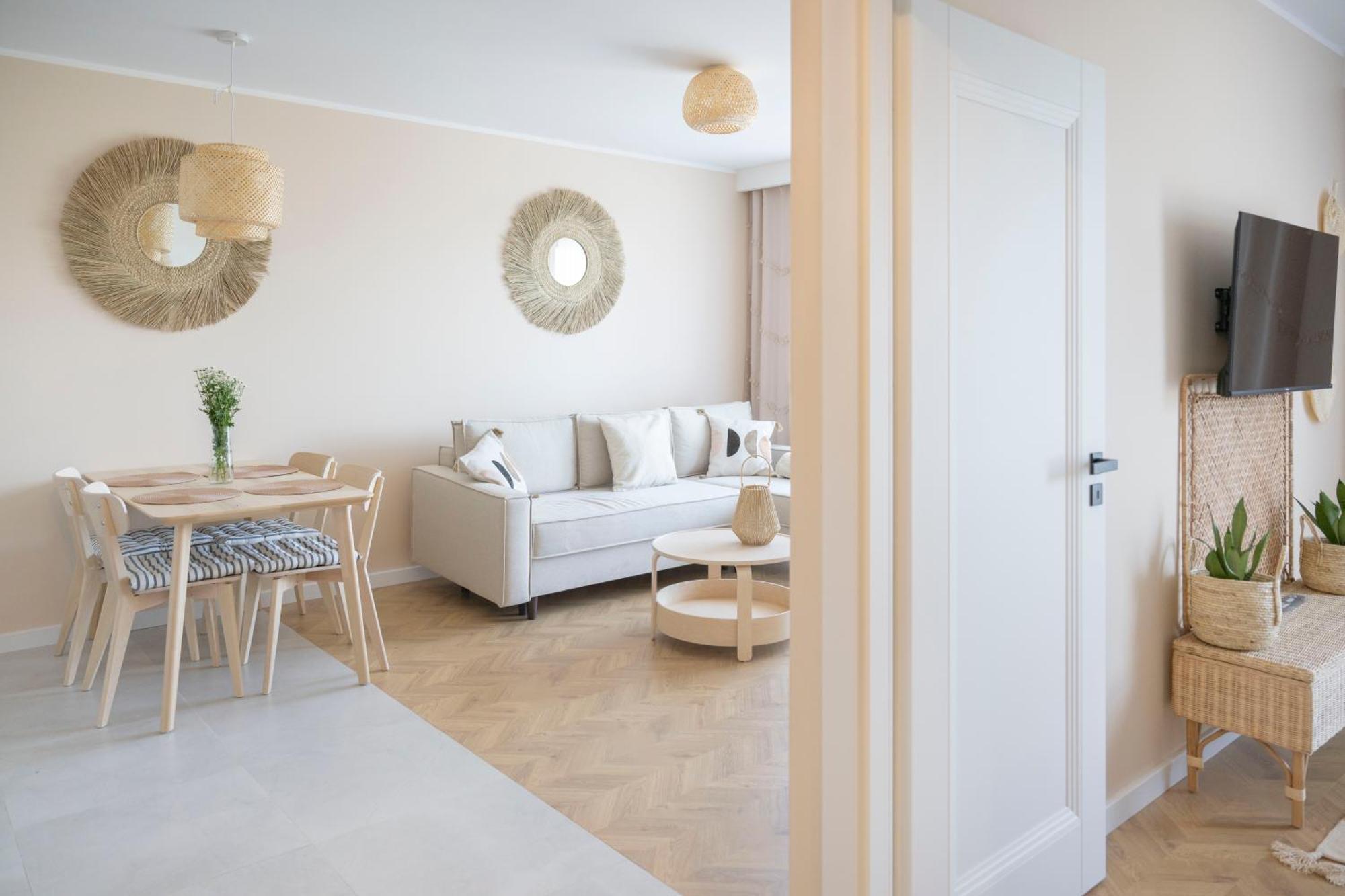 Apartamenty Deluxe กดัญสก์ ภายนอก รูปภาพ